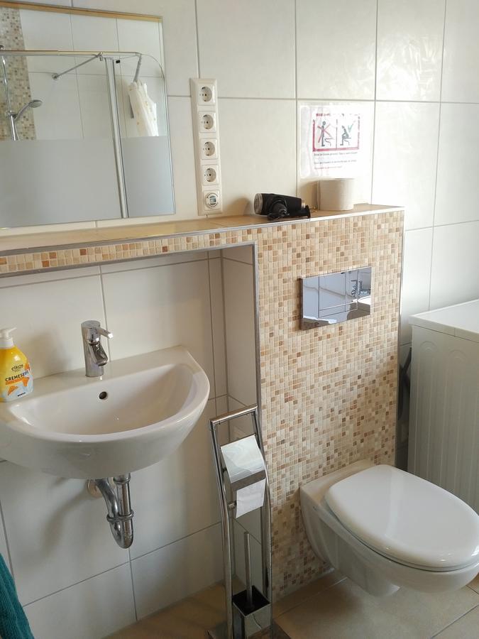 Aaron - Privatunterkunft Magdeburgo Exterior foto